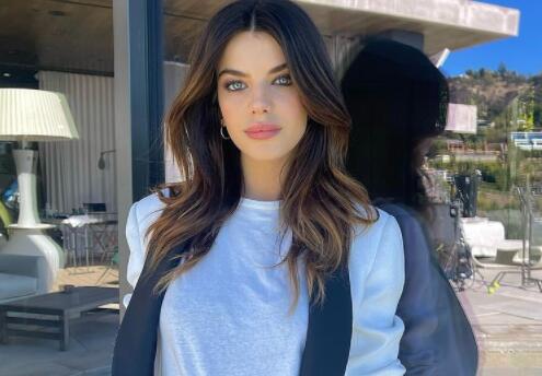 爱搞怪的《Sonia Ammar》写真美图 怎么扮丑还是美-吾尤客