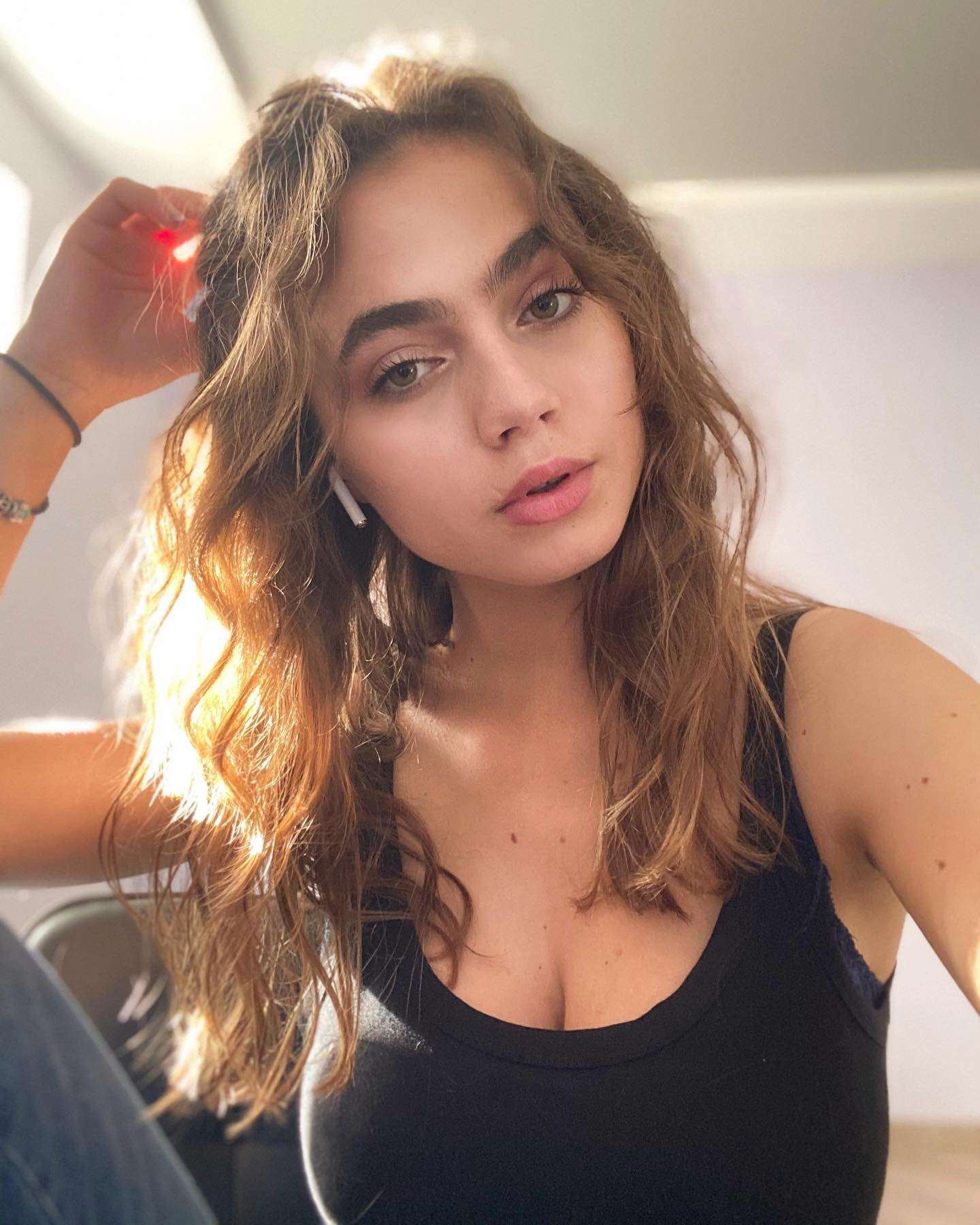 乌克兰内衣辣模《Mia》居家私照喜欢里面空空的-吾尤客