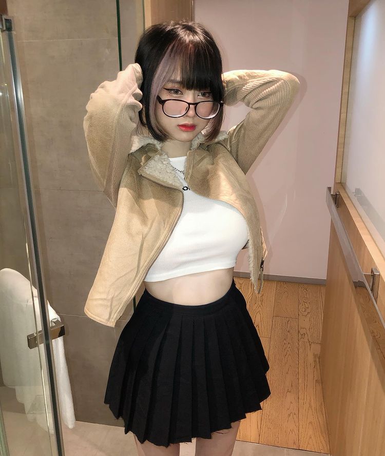 眼镜娘《we.lostinemotion》身材如二次元里面女主-吾尤客