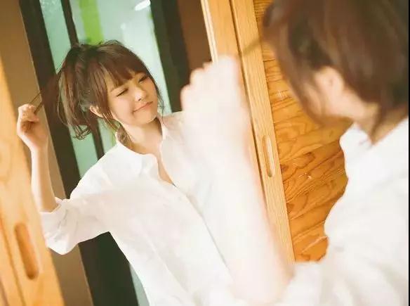 男生炫耀女友的心理 男生为什么炫耀女友-吾尤客