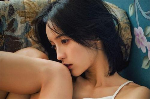 男生说你朋友圈发太多是什么意思 男生会看前女友朋友圈吗-吾尤客