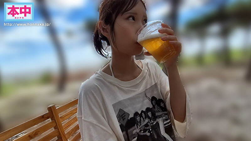 たぶん僕の事を好きなバイト先の妹みたいな女の子に海デートに誘われた。 無邪気に遊ぶ姿が可愛いけど、女としては意識してなかったのに 若いおっぱいで（推定Eカップ）時々、無意識誘惑してくるので、なんかこの娘とHできるならしたくなってきて、ビーチにテン… 鈴の家りん 2