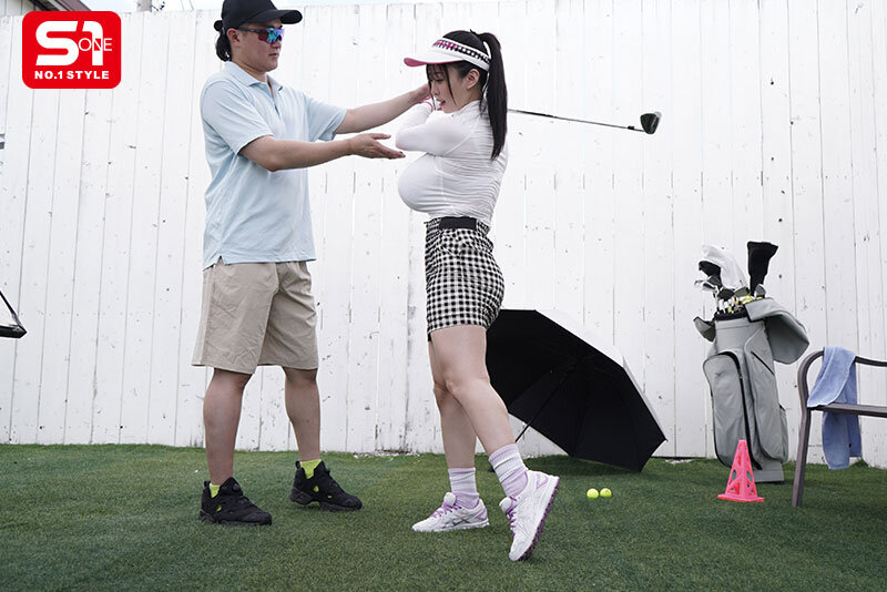 無防備誘惑Kcupアスリートの汗だく肉弾SEX ユニフォーム脱いだらびっくりおっぱい！！ 神楽ももか 1