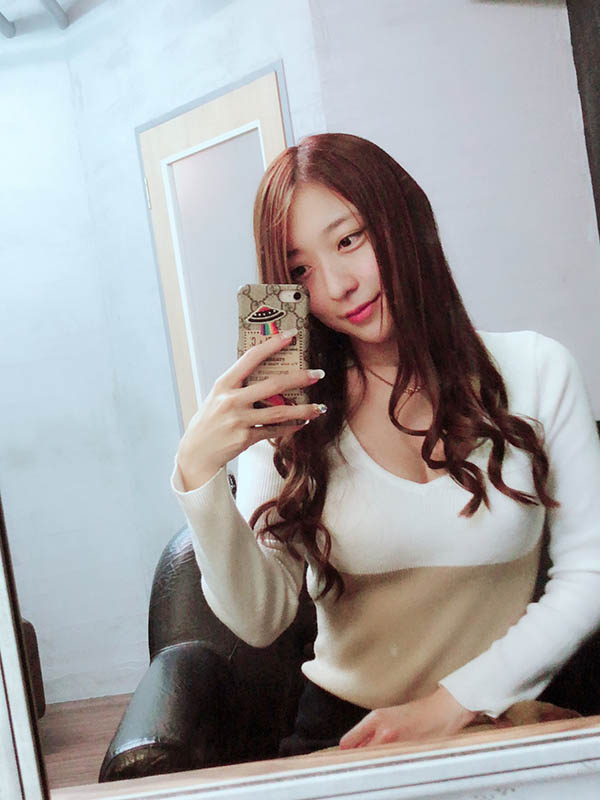 图片[3]-清纯美少女《雅彩加》精选作品推荐介绍及封面预览-吾尤客